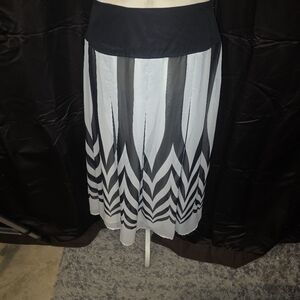 Ashley Stewart Skirt Womens 14W‎ Black White Geometric Print Pleated Midi Flowy